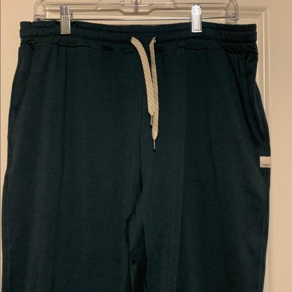 Vuori Women’s Green Performance JoggersSize L, Excellent Condition - Picture 4 of 5